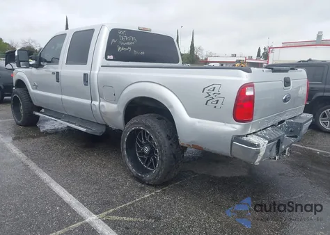2015 Ford F-250 Xlt z USA, uszkodzony, nr VIN 1FT7W2BT6FED67075